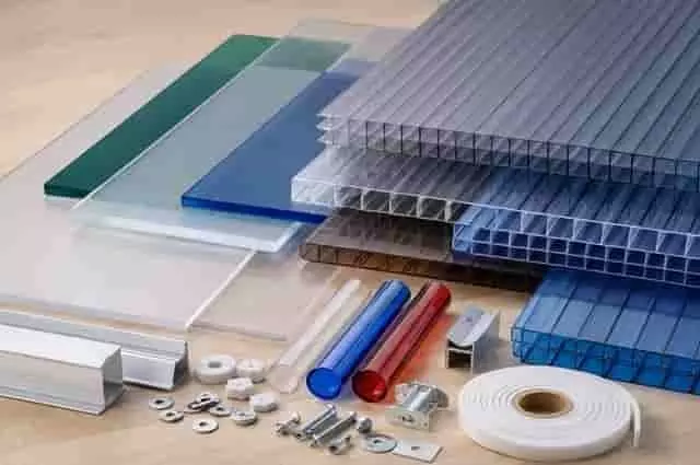 Minőségi polikarbonát megoldások ipari és lakossági célra Polikarbonát lemezek és kiegészítők széles választéka - Innotern Kft.